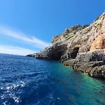 Violeta Hvar