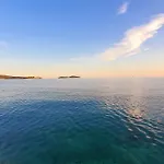 Violeta Hvar