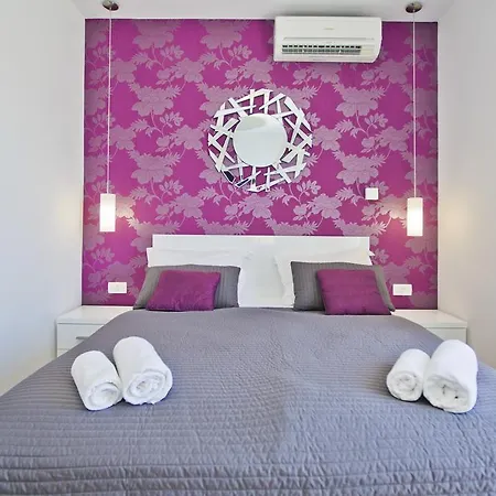 Violeta Hvar * هفار