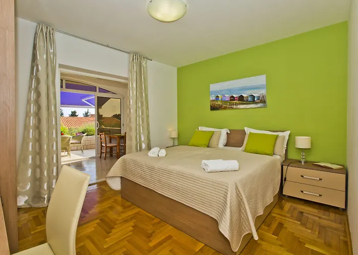 Violeta Hvar * Hvar Town