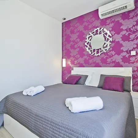 Daire Violeta Hvar *